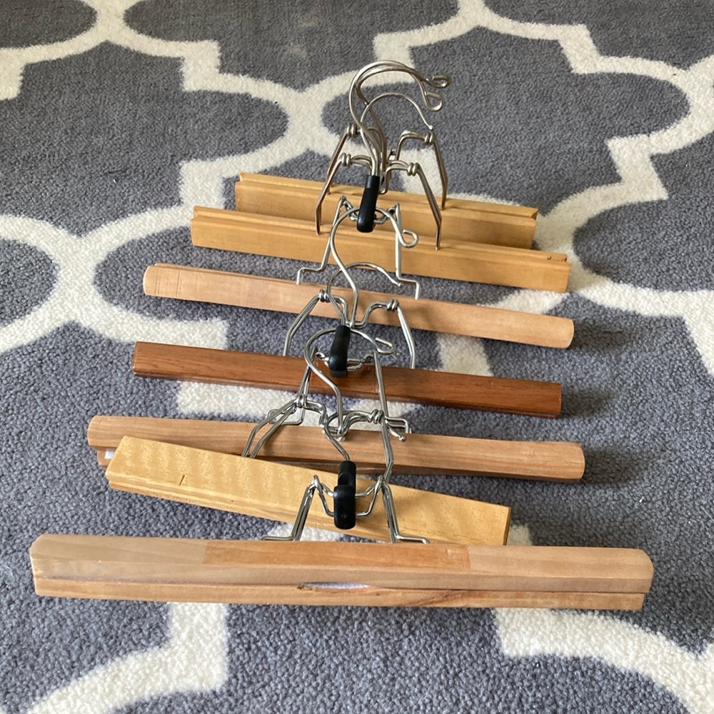 7 pants hangers